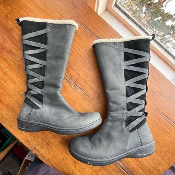 Teva Women's Figueroa WaterProof Leather/Suede Sherpa Boot - 7.5 - Picture 1 of 10